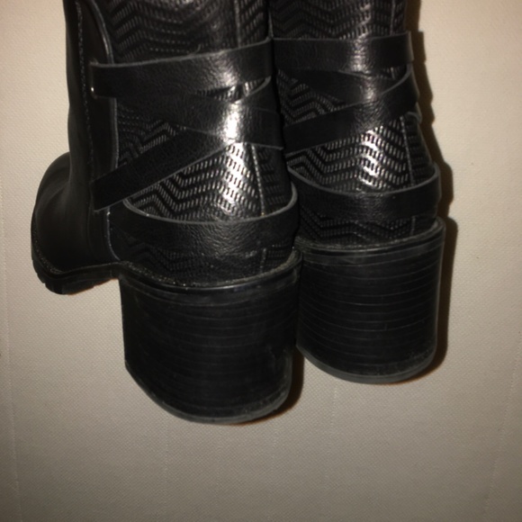 BareTraps leather  boots - Picture 3 of 3